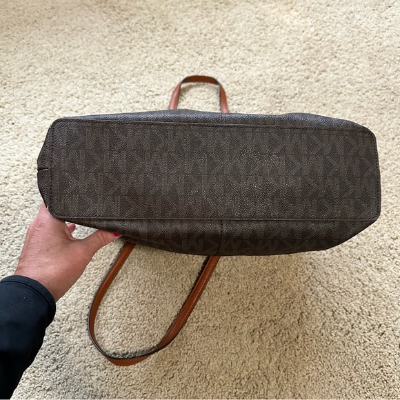 Michael Kors Brown Acorn Bedford Medium Logo Tote - Picture 10 of 10